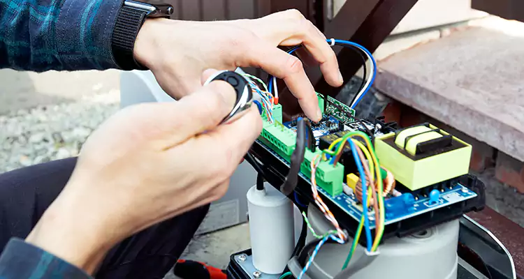Automatic Driveway Gate Repair in Golden Gate, FL