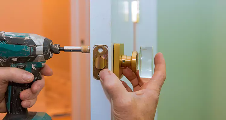 Broken Door Knob Fix in Golden Gate, FL