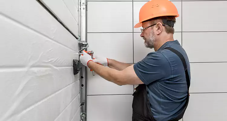 Emergency Garage Door Repair in Golden Gate, FL