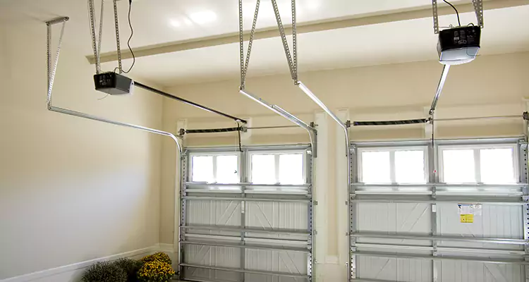 Residential Emergency Garage Door Repair in Golden Gate, FL