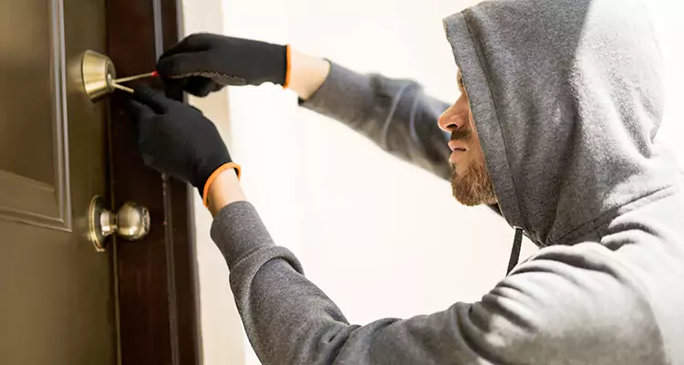 Emergency Motel Lock Repairs—Available 24/7 in Golden Gate, FL