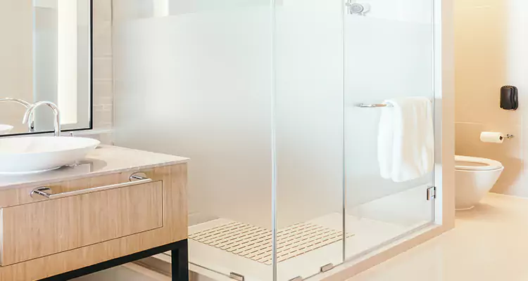 Expert Shower Door Fix and Repair in Golden Gate, FL